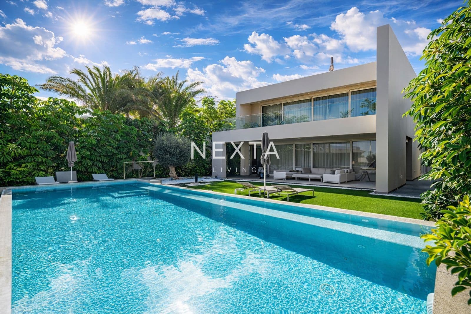 Luxury villa frontline golf with infinity pool in La Caleta