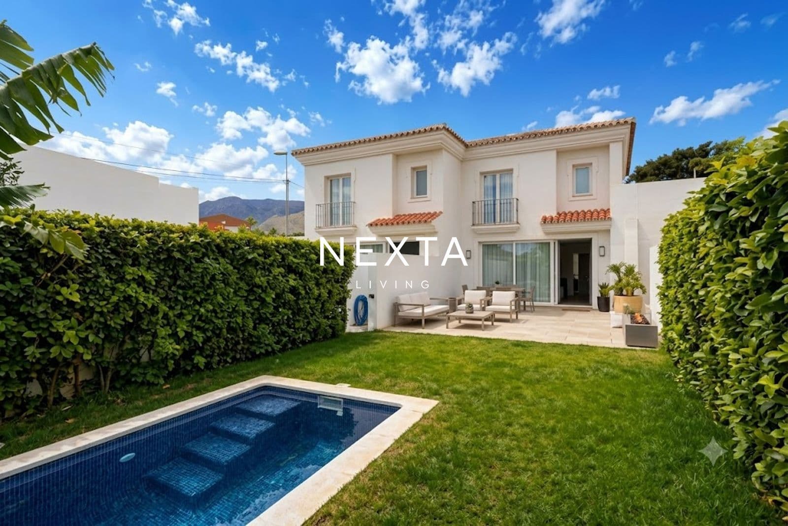 ¡Townhouse with Private Pool, Sea Views and Spacious Terraces in Puerto de la Cruz!