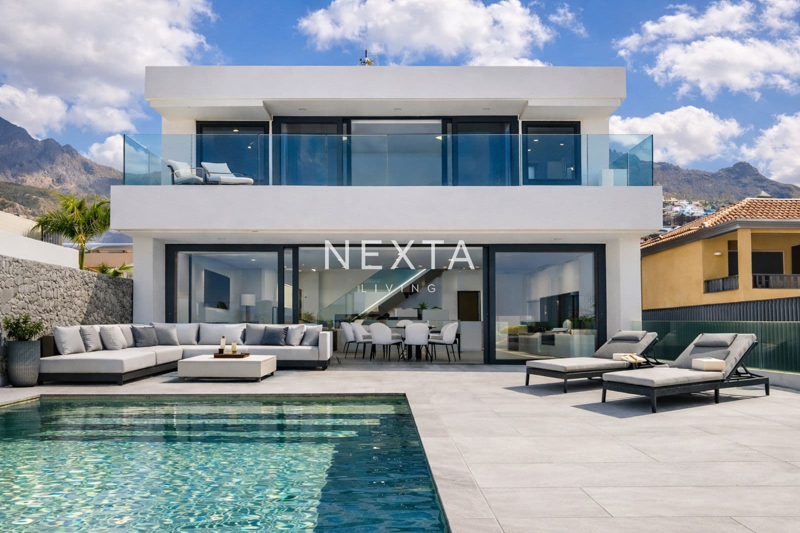 Contemporary luxury villa with heated pool and panoramic views in El Madroñal – Costa Adeje